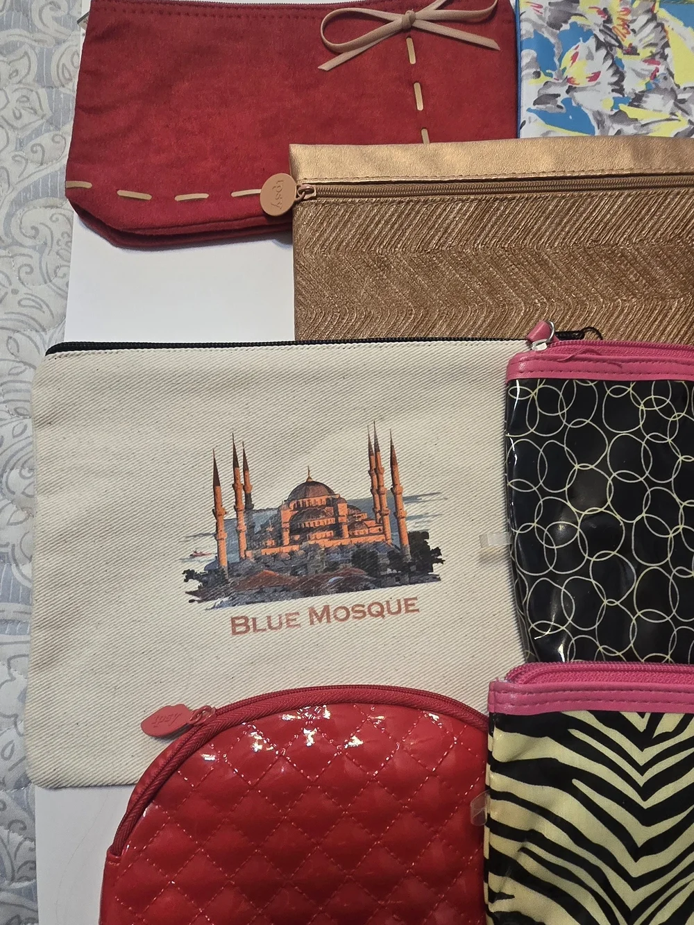 10 Women’s Cosmetic Bags (26)